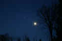 SC_MoonandJupiterFebruary192006.jpg (43406 bytes)